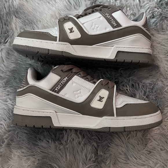 LOUIS VUITTON Trainer Sneakers - Picture 5 of 7